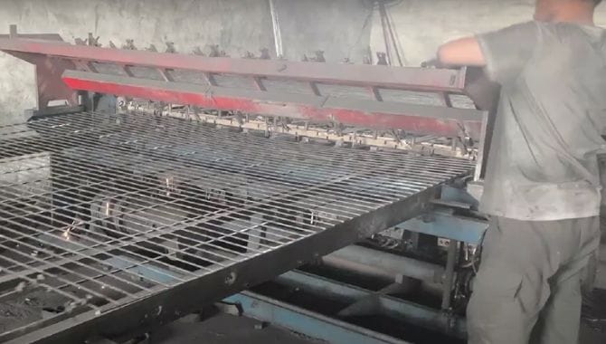 Mesh Fence Production